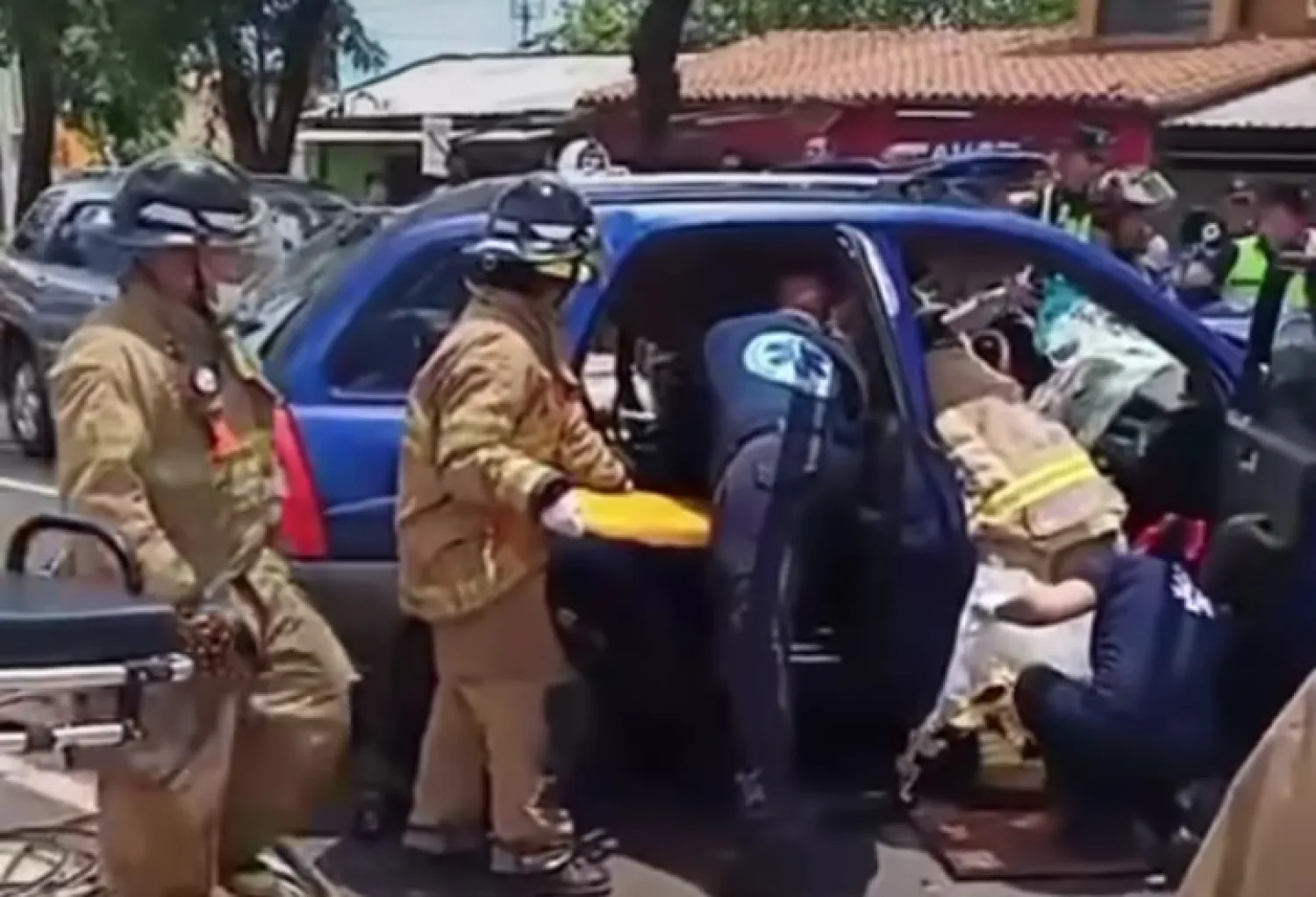Triple choque en Avda Mariscal López deja varios heridos