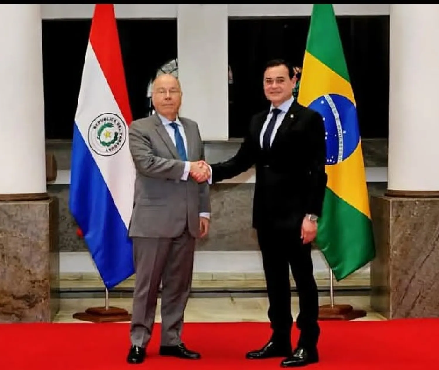 Canciller de Brasil llegó con él 