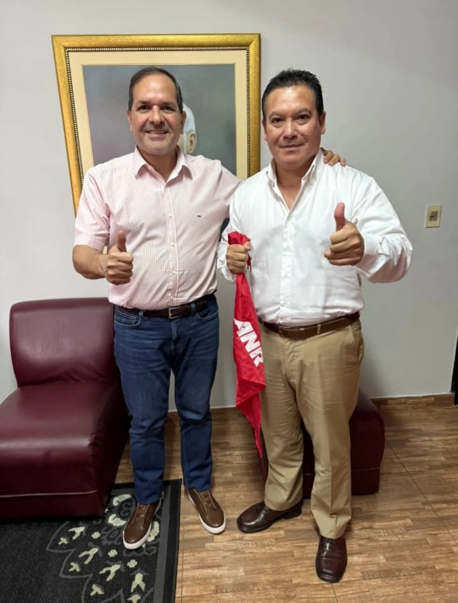 Municipales 2026: dirigente de Capital entregó propuestas a Arnaldo Samaniego.