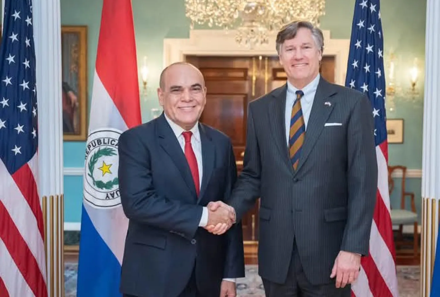 Senadores paraguayos entregan informe Anti-lavado en E.E.U.U.
