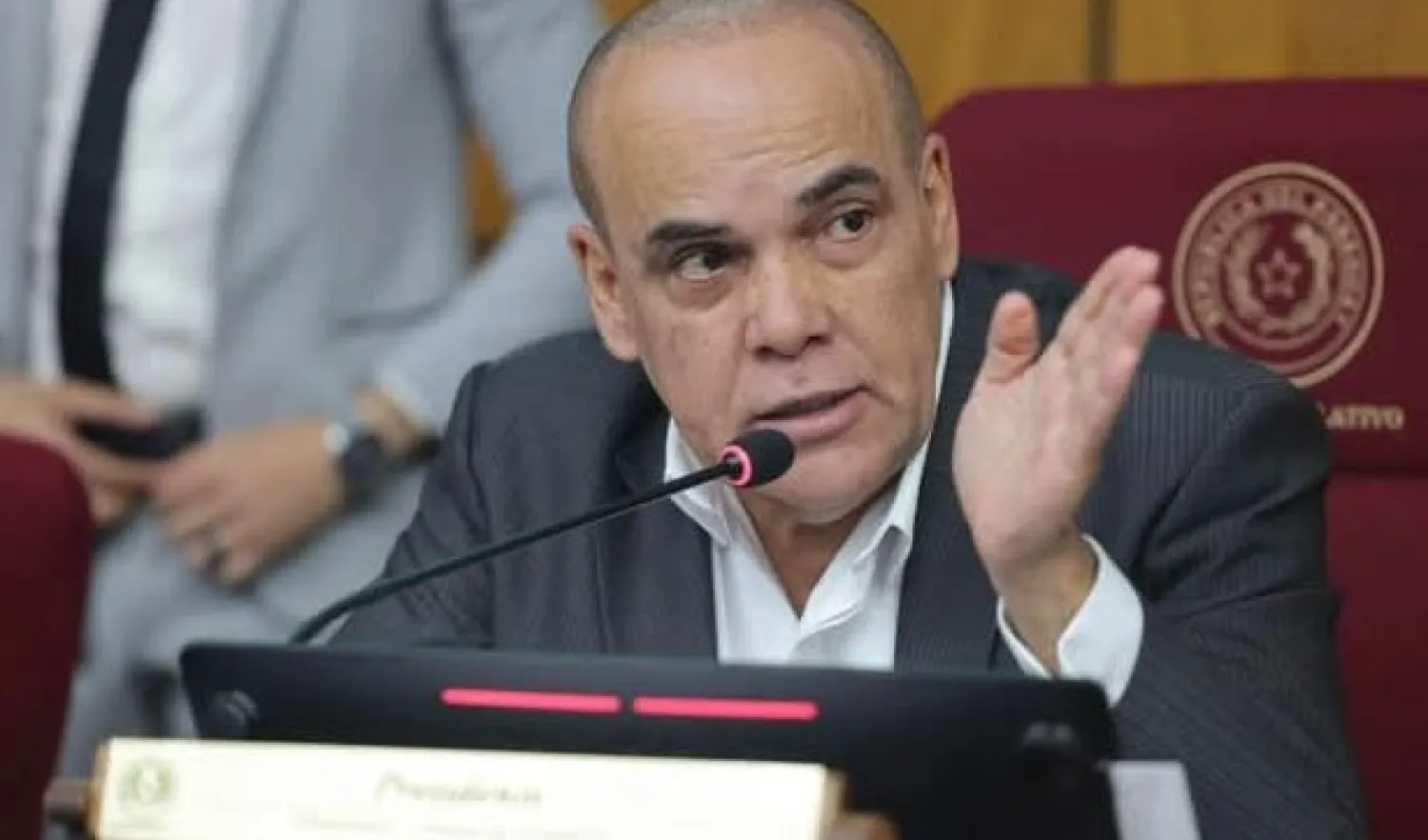 El senador Bachi Nuñez cuestiona que la baja del dólar no se vea reflejado en los precios