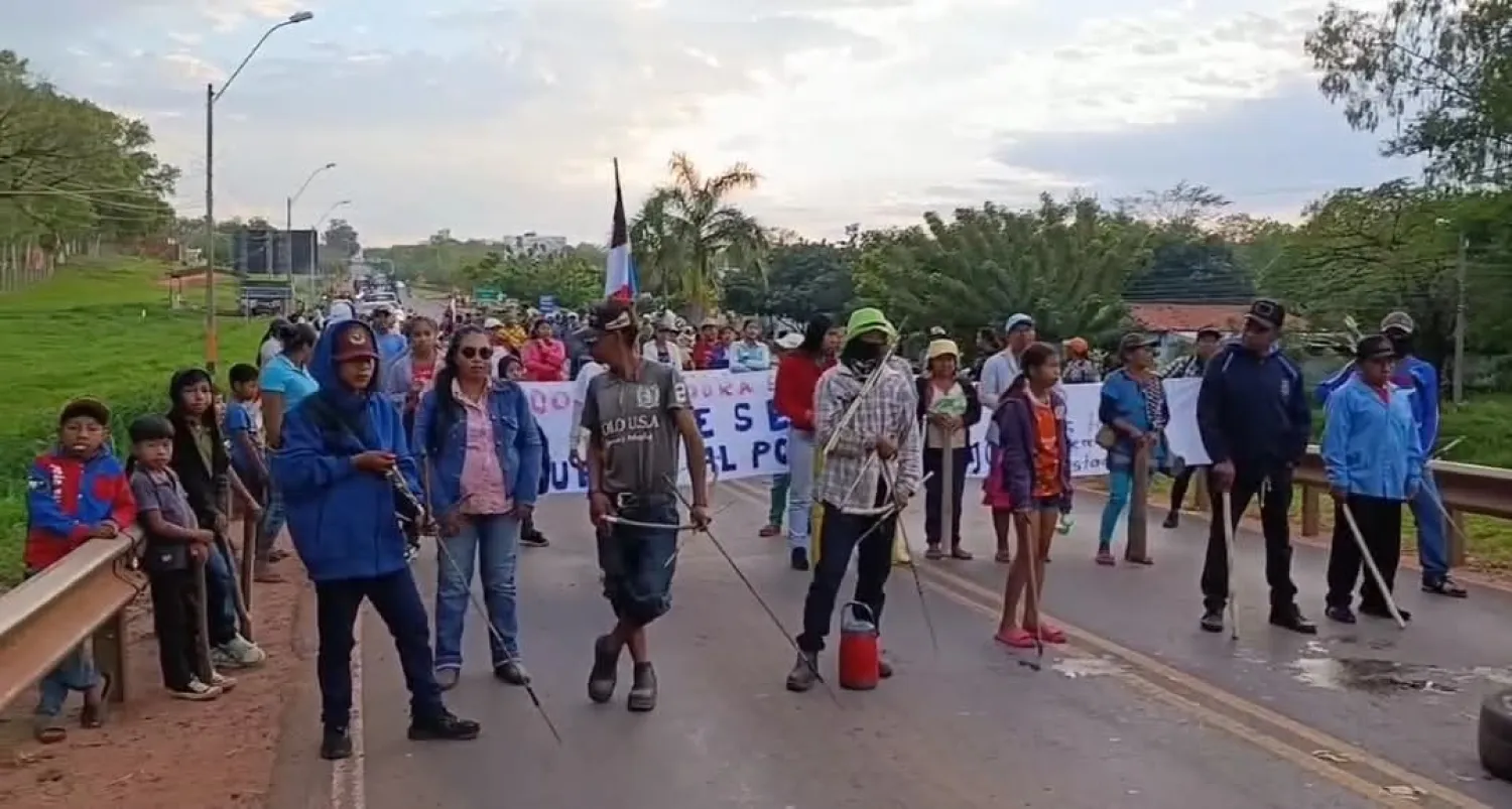 Bloquean ruta en Yby Yaú - Concepción.