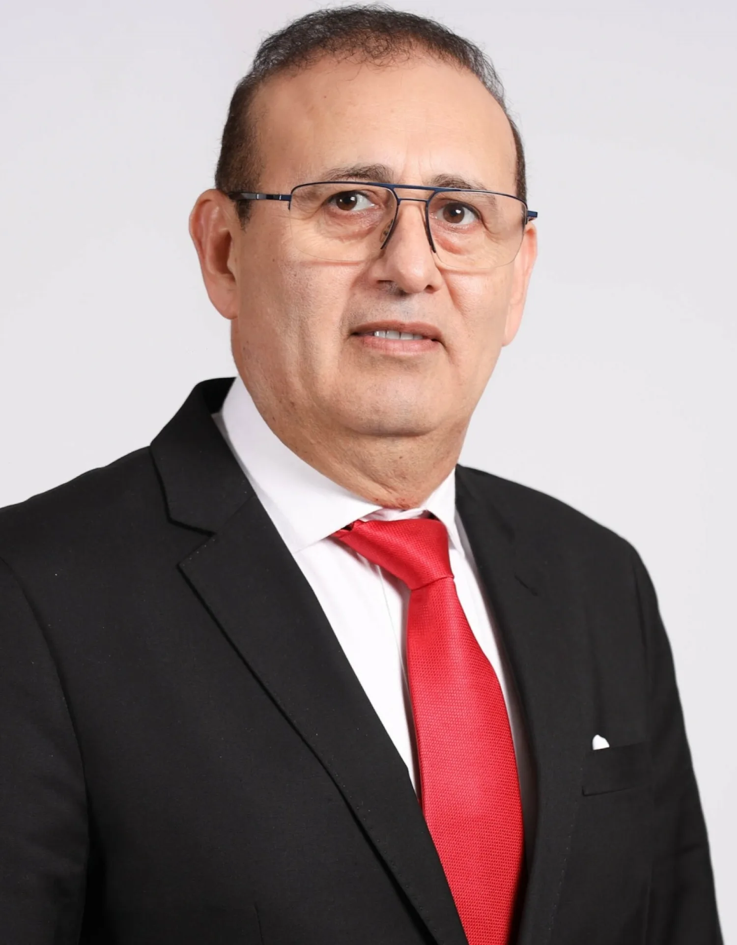 Erico Galeano renunció al Senado.