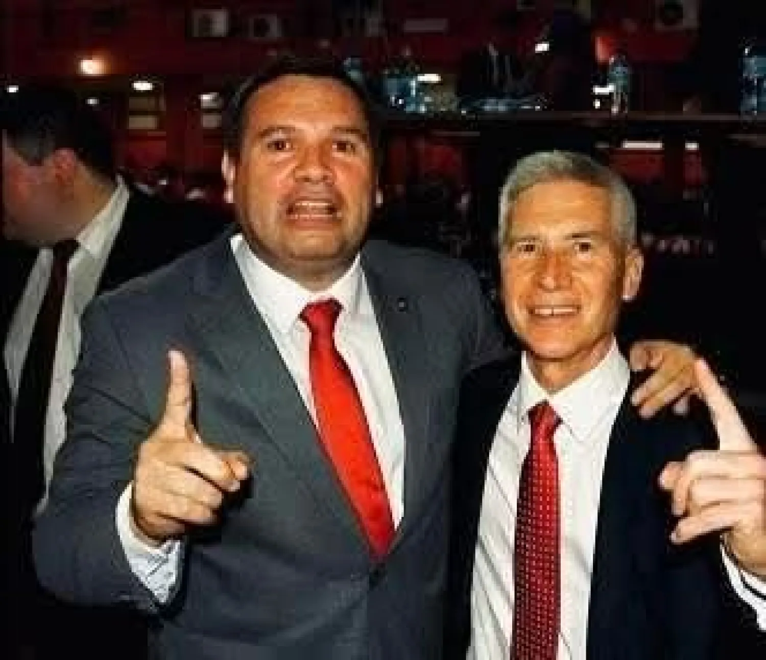 Consejero de IPS pidió permiso, pero quiere seguir cobrando su salario